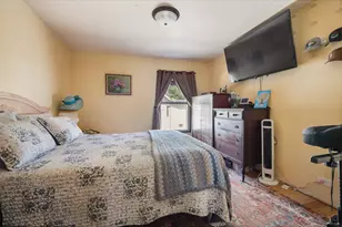 242 E Jefferson Ave, Hampshire, IL 60140 - Photo 9