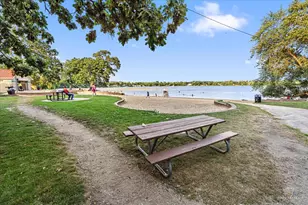 29 Glenwood Dr, Round Lake Beach, IL 60073 - Photo 41