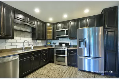 860 Stratford Court, Grayslake, IL 60030 - Photo 5