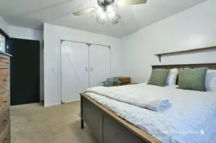 860 Stratford Ct, Grayslake, IL 60030 - Photo 13