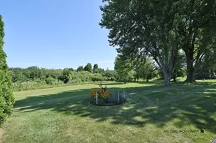 860 Stratford Ct, Grayslake, IL 60030 - Photo 21