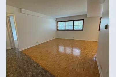 5240 Galitz Street #105, Skokie, IL 60077 - Photo 3