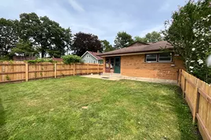 852 Carr St, Elgin, IL 60123 - Photo 27