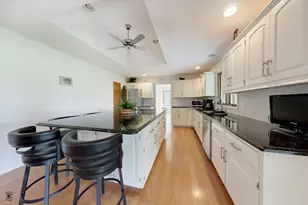 24123 Brancaster Dr, Naperville, IL 60564 - Photo 15