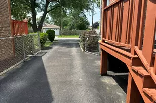 17611 Maple St, Lansing, IL 60438 - Photo 7