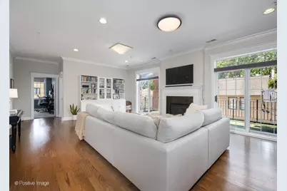 1453 W Irving Park Road #305, Chicago, IL 60613 - Photo 3