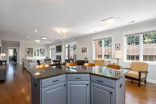 1453 W Irving Park Rd, Chicago, IL 60613 - Photo 9