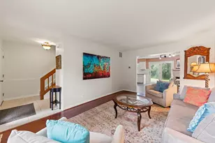 27W327 Providence Ln, Winfield, IL 60190 - Photo 5