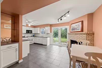 27W327 Providence Lane, Winfield, IL 60190 - Photo 7