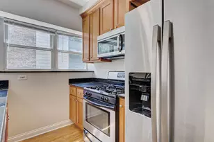 2836 N Dawson Ave, Chicago, IL 60618 - Photo 7