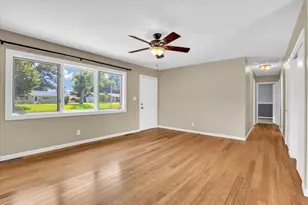 24 Lake Knolls Dr, Chatham, IL 62629 - Photo 11