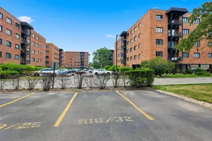 9332 Landings Ln, Des Plaines, IL 60016 - Photo 23