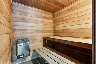 3900 N Pine Grove Ave, Chicago, IL 60613 - Photo 29