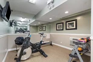3900 N Pine Grove Ave, Chicago, IL 60613 - Photo 31