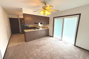 222 Northwood Ln, Salem, IL 62881 - Photo 5