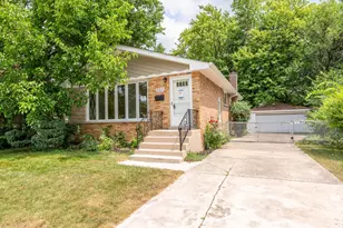 365 Serena Dr, Chicago Heights, IL 60411 - Photo 1