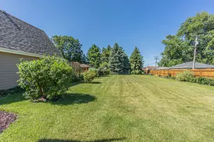 3210 W 97th St, Evergreen Park, IL 60805 - Photo 29
