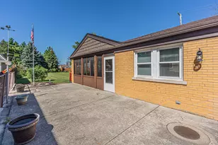 3210 W 97th St, Evergreen Park, IL 60805 - Photo 27