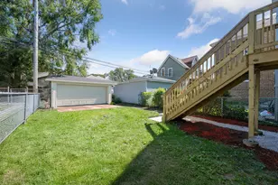 8613 S Colfax Ave, Chicago, IL 60617 - Photo 31