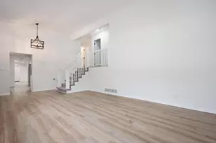 1092 Aberdeen Ln, Mundelein, IL 60060 - Photo 5