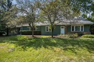 1092 Aberdeen Ln, Mundelein, IL 60060 - Photo 1