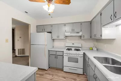 845 Sheldon Court #D, Wheaton, IL 60189 - Photo 7