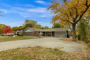 1313 Landwehr Rd, Northbrook, IL 60062 - Photo 3