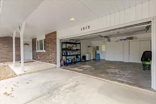1313 Landwehr Rd, Northbrook, IL 60062 - Photo 31