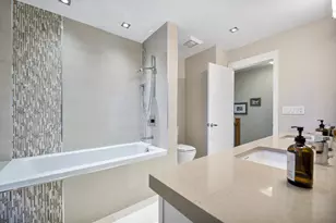 1060 Judy Dr, Elk Grove Village, IL 60007 - Photo 13