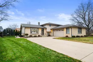 1060 Judy Dr, Elk Grove Village, IL 60007 - Photo 1