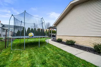 1060 Judy Drive, Elk Grove Village, IL 60007 - Photo 31