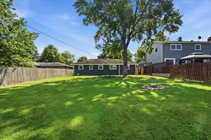 412 S Thornwood Dr, Lindenhurst, IL 60046 - Photo 21