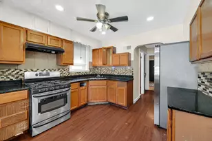 4940 Estes Ave, Skokie, IL 60077 - Photo 9