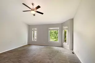 493 Doverton Ln, Fox River Grove, IL 60021 - Photo 11