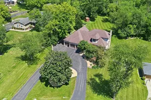 26165 N Greenbriar Ct, Lake Barrington, IL 60084 - Photo 11