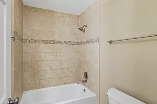 657 Thorntree Ct, Bartlett, IL 60103 - Photo 23