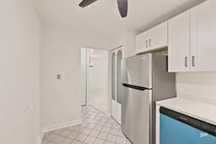 945 E Kenilworth Ave, Palatine, IL 60074 - Photo 3