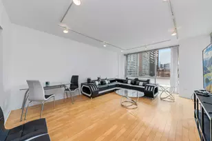 8 E Randolph St, Chicago, IL 60601 - Photo 3