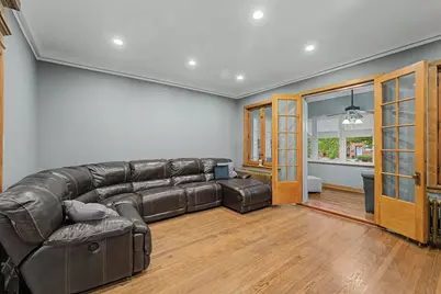 4019 W Wellington Avenue, Chicago, IL 60641 - Photo 9