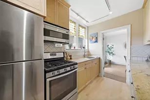 6751 N Artesian Ave, Chicago, IL 60645 - Photo 9