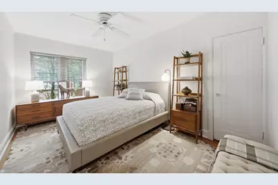 6751 N Artesian Avenue #1C, Chicago, IL 60645 - Photo 11