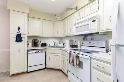 200 Lake Boulevard #415, Buffalo Grove, IL 60089 - Photo 9