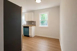 2707 Hampden Ct, Rockford, IL 61107 - Photo 9