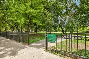 1320 W Grenshaw St, Chicago, IL 60607 - Photo 41