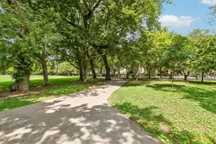1320 W Grenshaw St, Chicago, IL 60607 - Photo 43