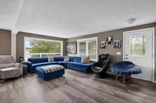 1904 Baintree Rd, Davis, IL 61019 - Photo 9