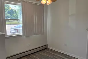8758 W Berwyn Ave, Chicago, IL 60656 - Photo 9
