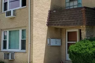 8758 W Berwyn Ave, Chicago, IL 60656 - Photo 1