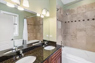 7246 N Oakley Ave, Chicago, IL 60645 - Photo 9