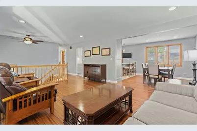 1826 W Catalpa Lane, Mount Prospect, IL 60056 - Photo 3